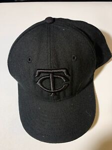 Minnesota Twins Hat Fitted 6 1/2 Black Black Pre-Owned HT64+52