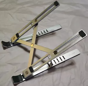 Adjustable metal laptop & tablet stand - Photo 1/3