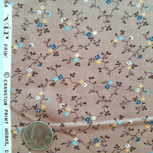 VTG Ditsy Flowers Vines On Caramel Calico Cranston Quilting Cotton Fabric 1.6Y - Picture 1 of 9
