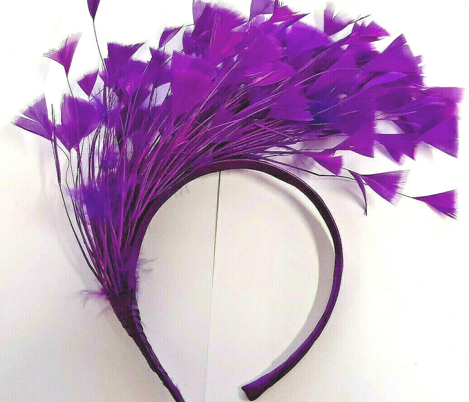 PURPLE FEATHER FASCINATOR/CROWN/TIARA - SATIN HEADBAND SPRING RACES,WEDDING  - Imagem 1 de 1