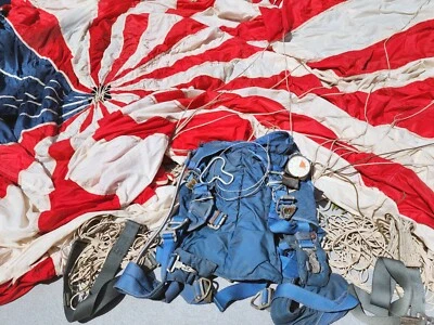 Ballesta vintage paracaidismo paracaídas rojo blanco y azul años 60 con PACK ARNÉS ETC Foto 1 de 4