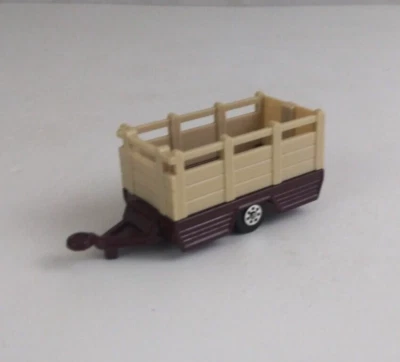 Vintage Maisto Cattle/Livestock Trailer Tan & Brown 1.25" x 3" Toy Trailer - Image 1 of 4