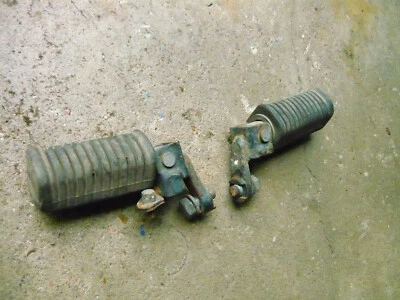 81 82 83 OEM Kawasaki GPZ550 KZ550 estriberas delanteras montajes 34028-1018 Foto 1 de 4