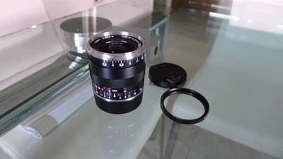 Leica M Mount: Zeiss 25mm F2.8 Biogon ZM Black. Rangefinder Leica M fit - Image 1 of 4