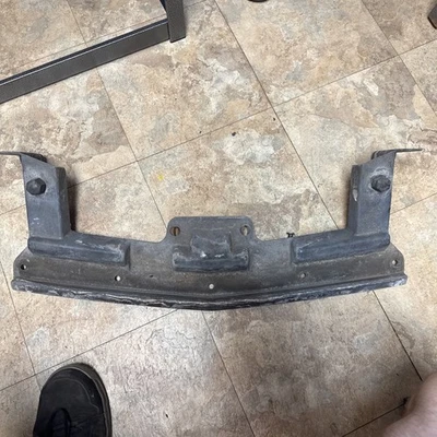 Chevrolet Camaro 1998-2002 parachoques delantero soporte relleno 10276561 Foto 1 de 4