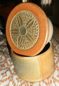 Studio Pottery French butter crock - butter keeper - butter bell - Picture 1 of 7