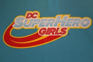SDCC 2017 DC Comics Super Hero Girls Blue Cape Wonder Woman Batgirl Supergirl - Imagen 1 de 7