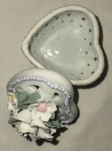 Porcelain Trinket Box with Sculpted Flower on Lid - Picture 1 of 6