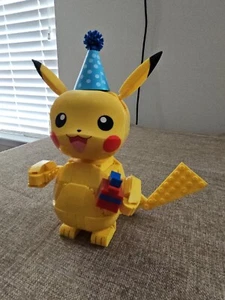Mega Construx Pokémon Fiesta de Cumpleaños Pikachu - Imagen 1 de 2