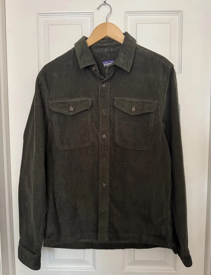 Patagonia Corduroy Shirt Men Small Pine Needle Green Cotton Pockets Button Front