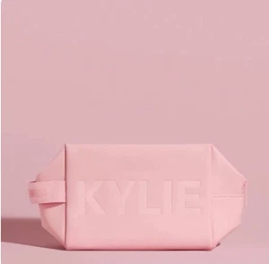 NEW Kylie Jenner Pink Makeup Cosmetic Skincare Bag Travel Zip Pouch Bag โ
๐โ
- Picture 1 of 7
