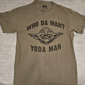Mad Engine Yoda Green Boys T Shirt Sz Medium Who Da Man, Yoda Man Star Wars - Picture 1 of 11