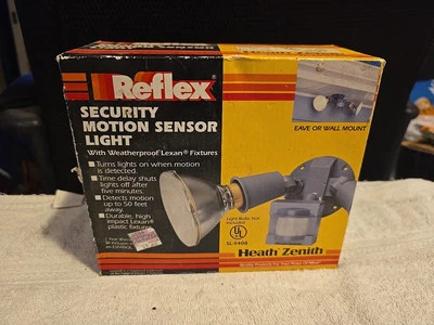 Vtg Heath Zenith SL5408 Motion Sensor Security Light 100 Degree Detect Zone Gray - Image 1 of 3