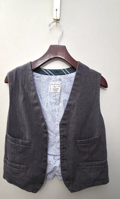 Merona Men’s Medium Gray Cotton Vest 4 Pocket Preppy Classic Casual - Image 1 of 4