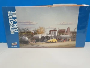 Walthers Cornerstone Series HO Kit 933-3006 Interstate Carburante e Olio Nuovo con scatola - Foto 1 di 3