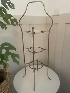 Antico supporto piatto cameriere muto ottone Art Nouveau William Tonks 3 livelli - Foto 1 di 10
