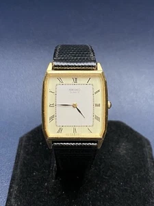 Vintage Seiko 5P30-5A10 Gold Tone Tank Analog Quartz Watch - Working - Picture 1 of 15