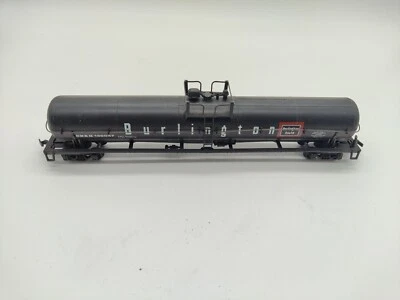 LIMA HO Scale Burlington Tank Car - Image 1 of 4