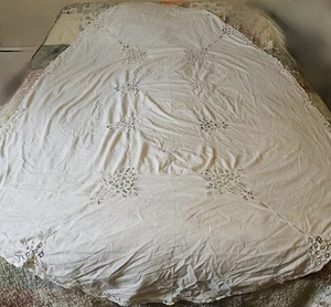 Vintage Oval 67" x 94" Cutwork Stickerei Tischdecke - Bild 1 von 10