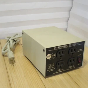 Tripp-Lite  LC-1200 A 4-Outlet Line Stabilizer Conditioner 10-Amp 1200W - Picture 1 of 7