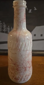 Decorative white bottle with red string decanter - Picture 1 of 6