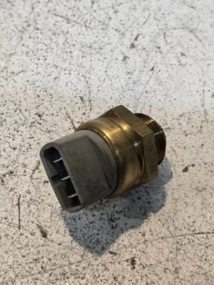 Wahler Fan Switch 12V 8/6 | 95 C - Image 1 of 4