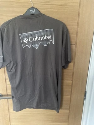 Men’s Columbia Grey Logo T-shirt Size M 100% Cotton Short Sleeve Crew Neck - Image 1 of 4