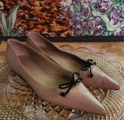Sz 9B Beige Leather Stuart Weitzmann  Gabby Bow Flats VGC - Image 1 of 4