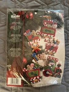 BUCILLA Filz Applikation Urlaub Weihnachtsbaum ORNAMENT SET CANDY EXPRESS 86157 - Bild 1 von 6