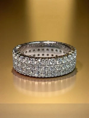 Banda de eternidad Estate de diamantes de triple fila ancha de oro blanco de 14 quilates 2,80 quilates talla 6,75   Foto 1 de 4