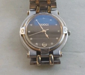 Vintage GUCCI 9000L ladies Quartz Watch w/Bracelet Needs Battery - Picture 1 of 7