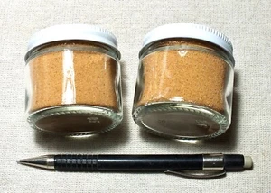 sand - quartz sand derived from the Navajo Sandstone, set of two 2-ounce jars - Picture 1 of 2