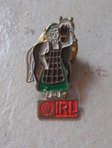 Badge SHELL Oil France Company Hat Pin Lapel Pin Tie Tac Hatpin IRL Ireland - Picture 1 of 2