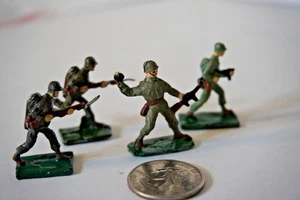 30mm SAE toy soldiersadvancing Infantry (4) pcs 2 riflemen, 1 SMG, 1 Grenade - Picture 1 of 2