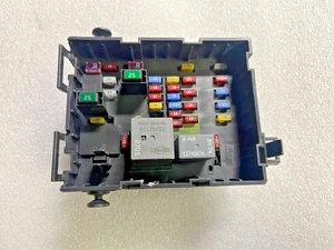 2014 DODGE JOURNEY CABIN FUSE BOX 68068355AH - Picture 1 of 3