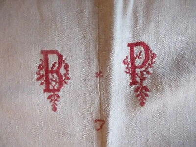 Drap N°435 ancien de milieu en chanvre monogramme rouge BP 225 X 210 Cm - Photo 1/4