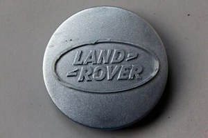 Raro Original LAND ROVER aleación de plata centro de rueda tapa de plástico... - Imagen 1 de 4