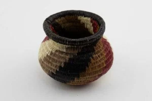 Wounaan Indian Hand Woven Spiral Design Basket Panama - Picture 1 of 4