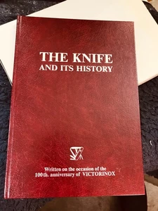 LIBRO CENTENARIO DE VICTORINOX “EL CUCHILLO Y SU HISTORIA” NUEVO - Imagen 1 de 6