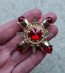Red Cross MAGNETIC Clasp Brooch, Christmas brooch, Renaissance, Maltese cross. - Picture 1 of 6