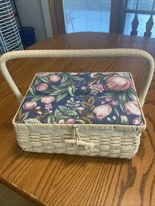 Vintage Webteppich NÄHKORB Blumengeflecht blau - grün - rosa Blumen - Bild 1 von 21