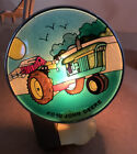Vtg JOHN DEERE 4010 Tractor Colored STAINED GLASS NIGHTLIGHT Lighted Emblem ⭐️