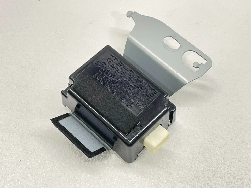 2010 - 2012 LEXUS LS460 LS600H TIRE PRESSURE MONITOR RECEIVER SENSOR MODULE OEM - Image 1 of 4