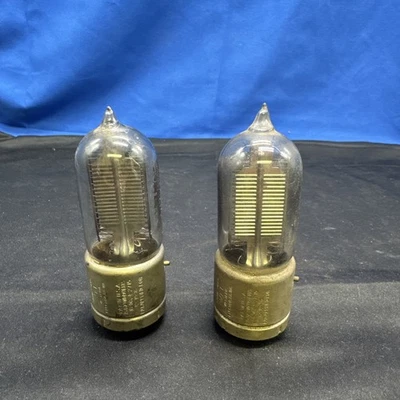 Two Vintage Western Electric VT-1 VT1  vacuum tube - Not Tested - Image 1 of 4