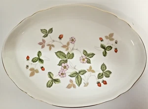 Wedgwoood Wild Strawberry Oval Tray - Picture 1 of 7