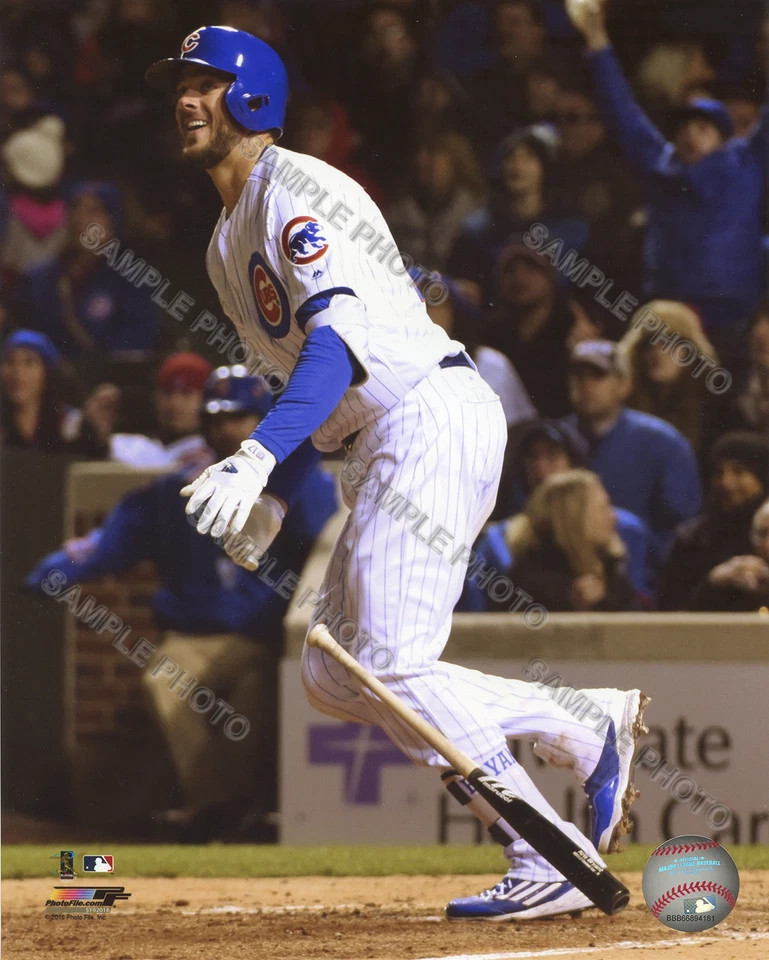  Foto 8x10 Kris Bryant Chicago Cubs 2016 acción sin firmar con licencia Foto 1 de 1