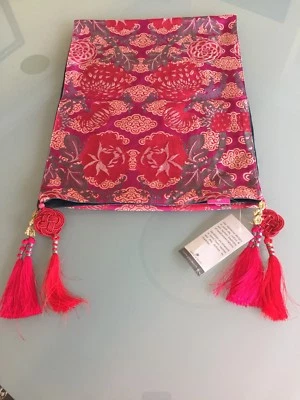 NWT Good Earth Table RUNNER Gyasar Lhasa Handwoven Valentine Red Silk Brocade - Image 1 of 4