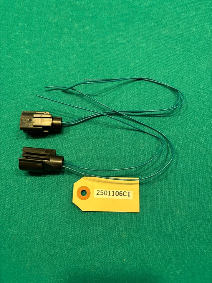 New OEM International 2501106C1 Pigtail Connector Value Pack Of 2 - Image 1 of 1