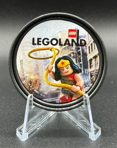 Legoland 2012 Star Wars UK Wonder Women Pop Badge RARE - Picture 1 of 2