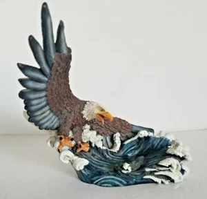 Adler im Flug über den Ozean Figur - Bild 1 von 6